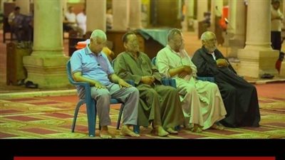 كيف أصلي وانا اعاني من ركبتي  ؟ 