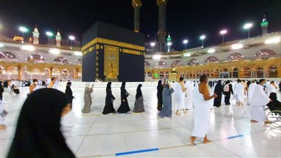 هل تعلم الحكمة من الطواف حولين الكعبه عكس عقارب الساعه  ؟ 